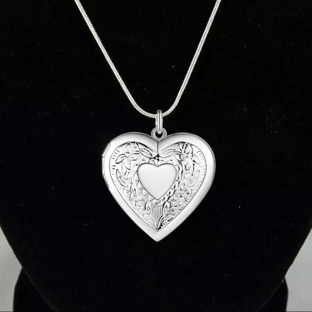 Sterling Silver Heart Necklace,
Locket Photo Picture Pendant 18"‼️FINAL